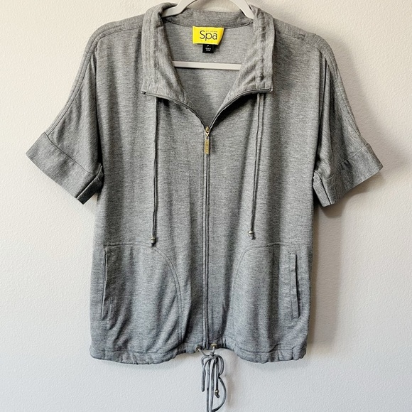 St. John Spa Gray Full Zip Short Sleeve Sweatshirt Size Small Pockets Adjustable - Picture 1 of 9